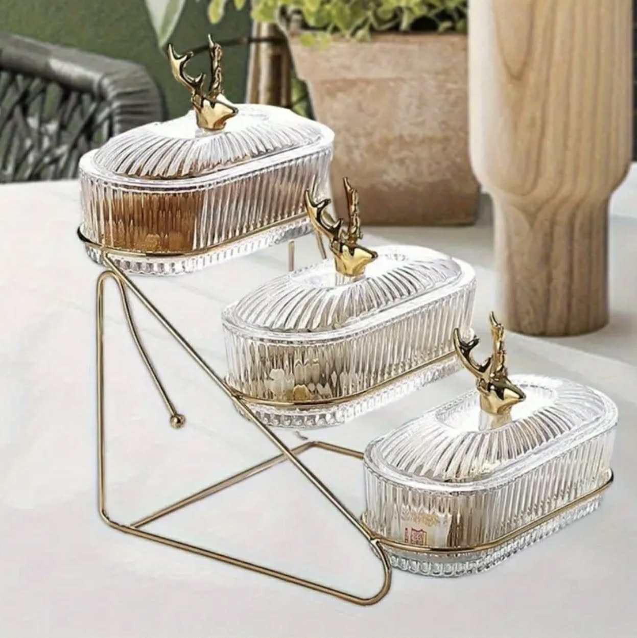Plateau à fruits et collations élégant à trois niveaux avec couvercle, 13 pièces - Support en fer robuste, design nordique - Image 1