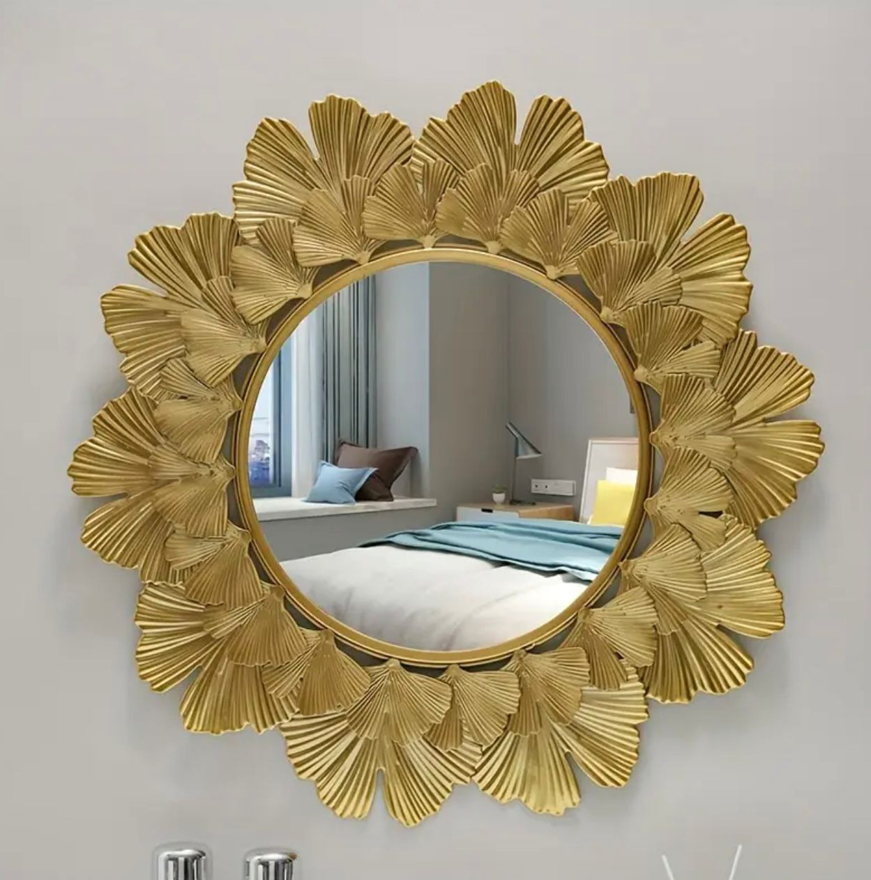 Miroir mural moderne Golden Ginkgo Leaf - Décor élégant pour chambre à coucher, salon et entrée - Image 1