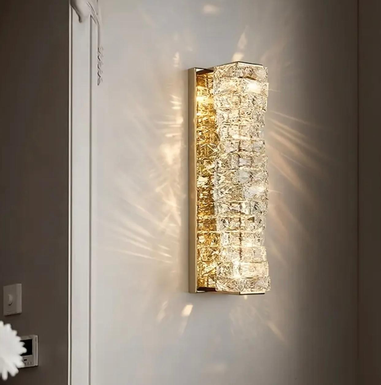 Applique murale de luxe en cristal doré/argenté à lumière moderne avec gradation LED à trois couleurs - Image 3