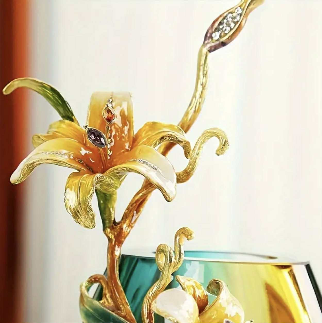 Élégant mini vase en verre avec motif floral en émail - Parfait pour décorer un salon ou une salle à manger, style contemporain - Image 4