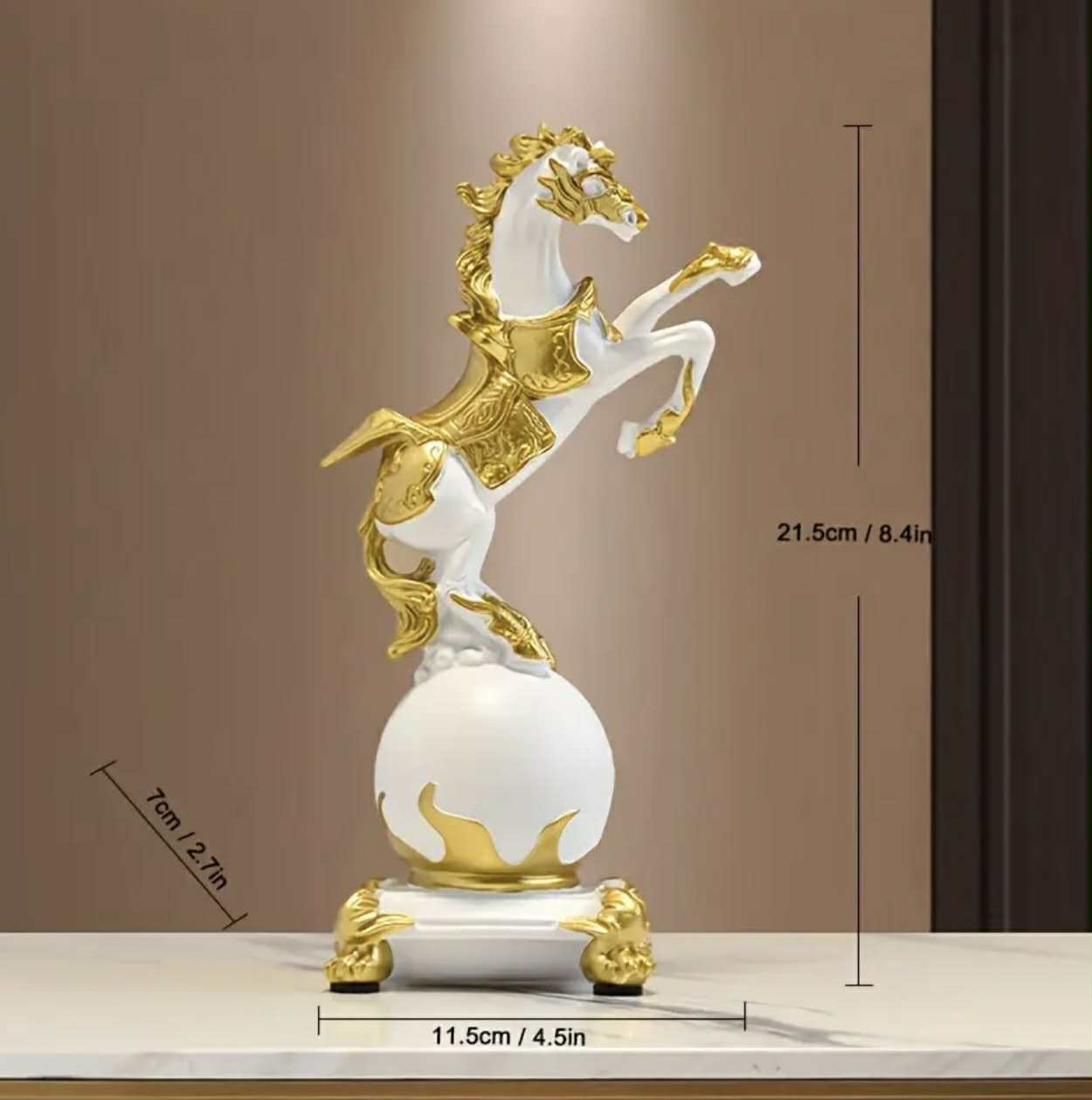 Statue de cheval en résine - Élégante sculpture décorative dorée et blanche pour le salon, ornement d'intérieur - Image 3