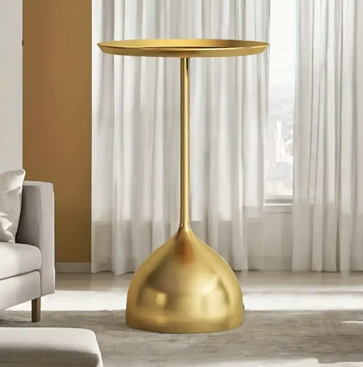 Table d'appoint élégante en métal doré avec touches bleues - Design moderne et fonctionnel - Image 1