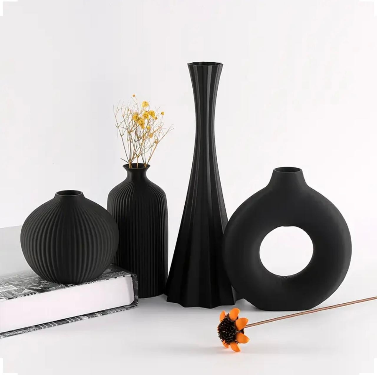 Ensemble de 4 vases mats de style bohème, design géométrique - Image 1